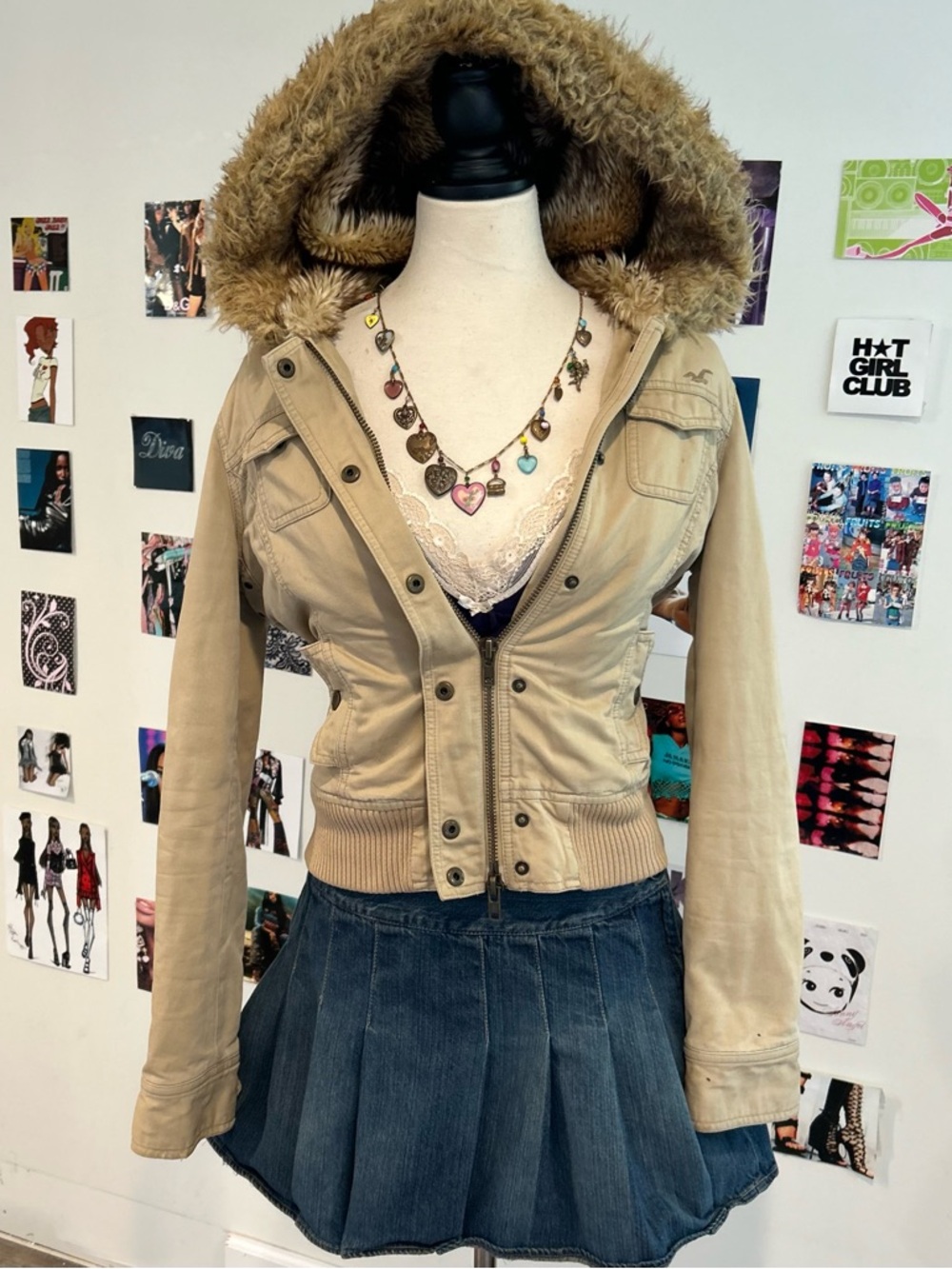 Hollister vintage fur trim hooded cropped jacket !